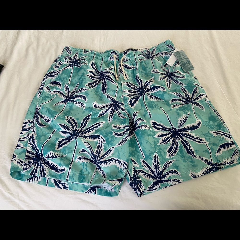 BNWT Men’s Beach Swim Shorts in Large